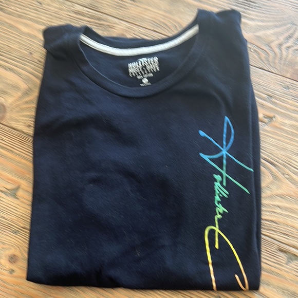 Hollister must have tee - Picture 2 of 2